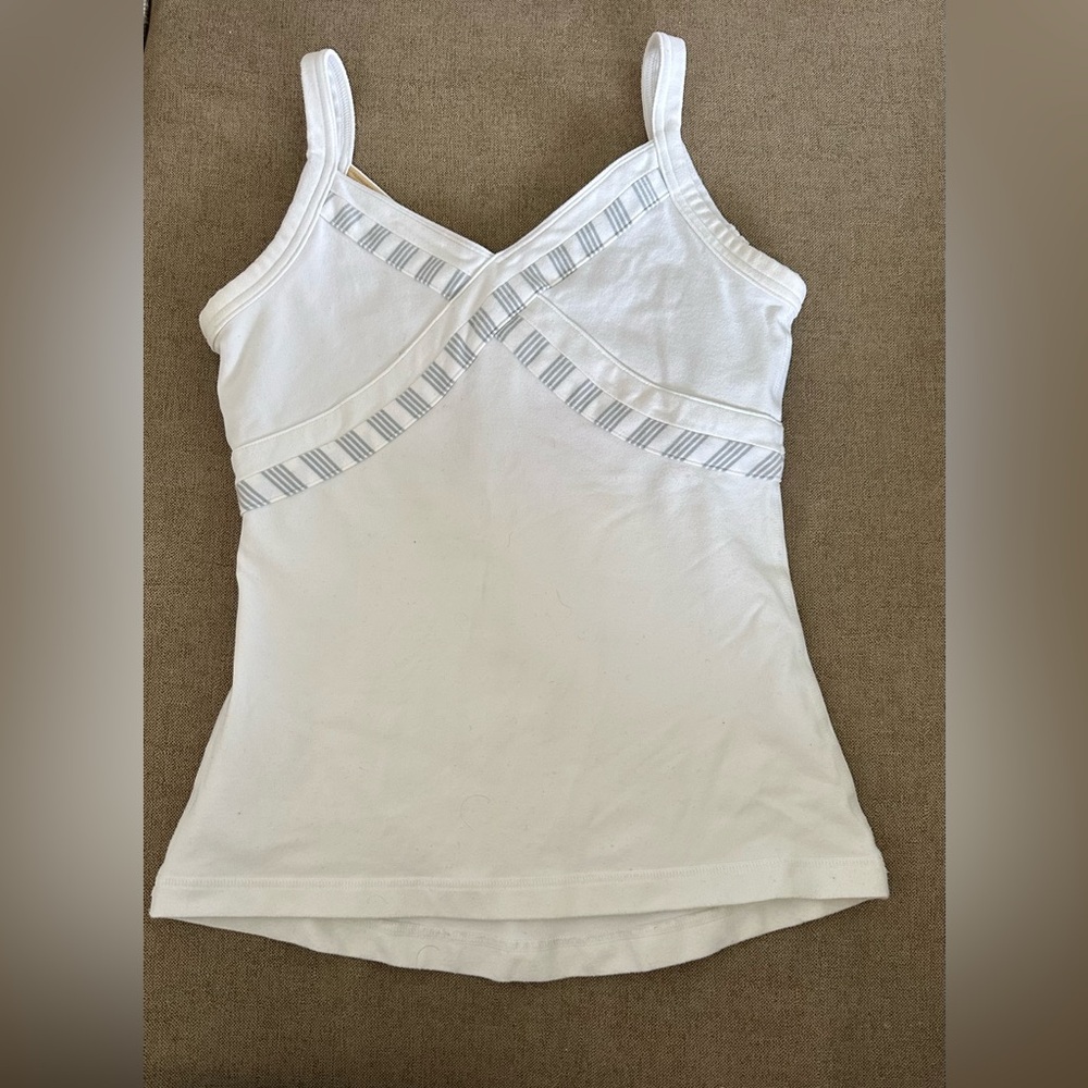 Lululemon workout top size 6 - Picture 2 of 6